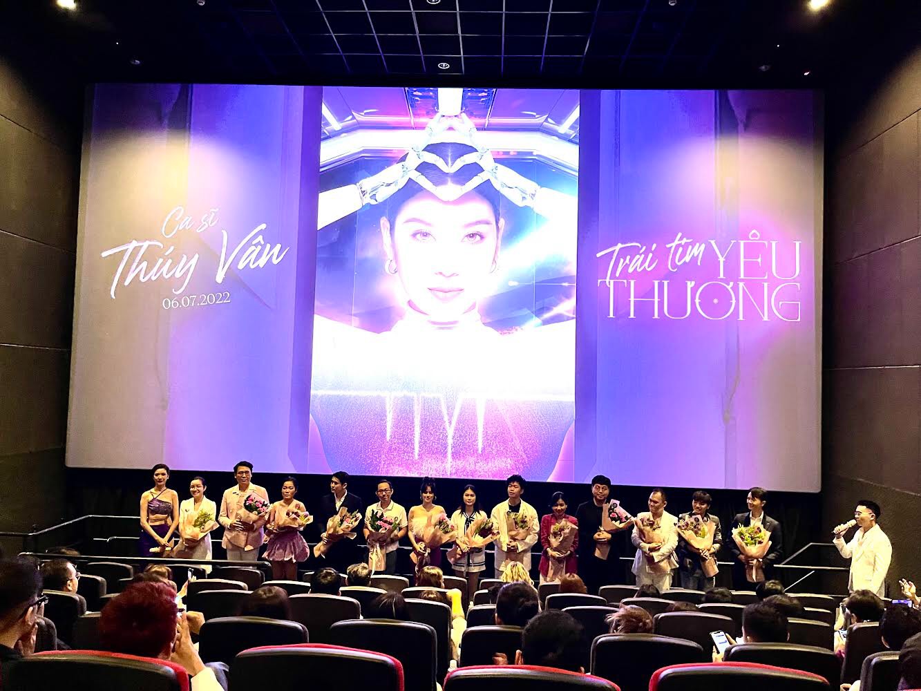 Họp báo ra mắt MV “Trái tim yêu thương” của ca sĩ Thúy Vân.